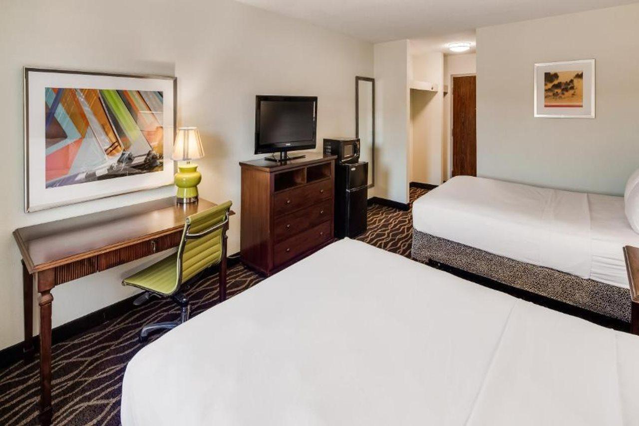 Bliss Point Inn & Suites Нью-Буффало Экстерьер фото